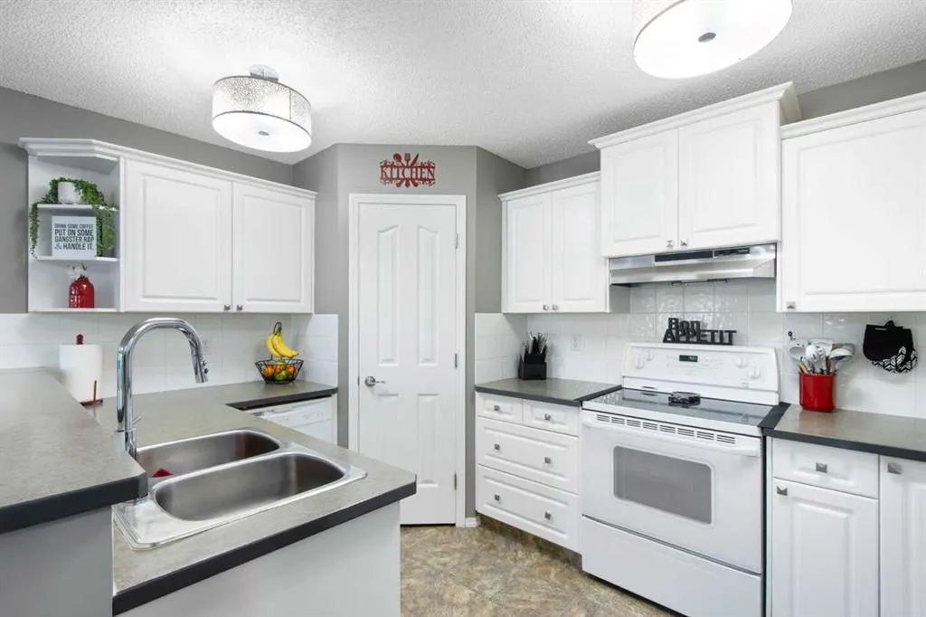 206 Mt Aberdeen Manor SE