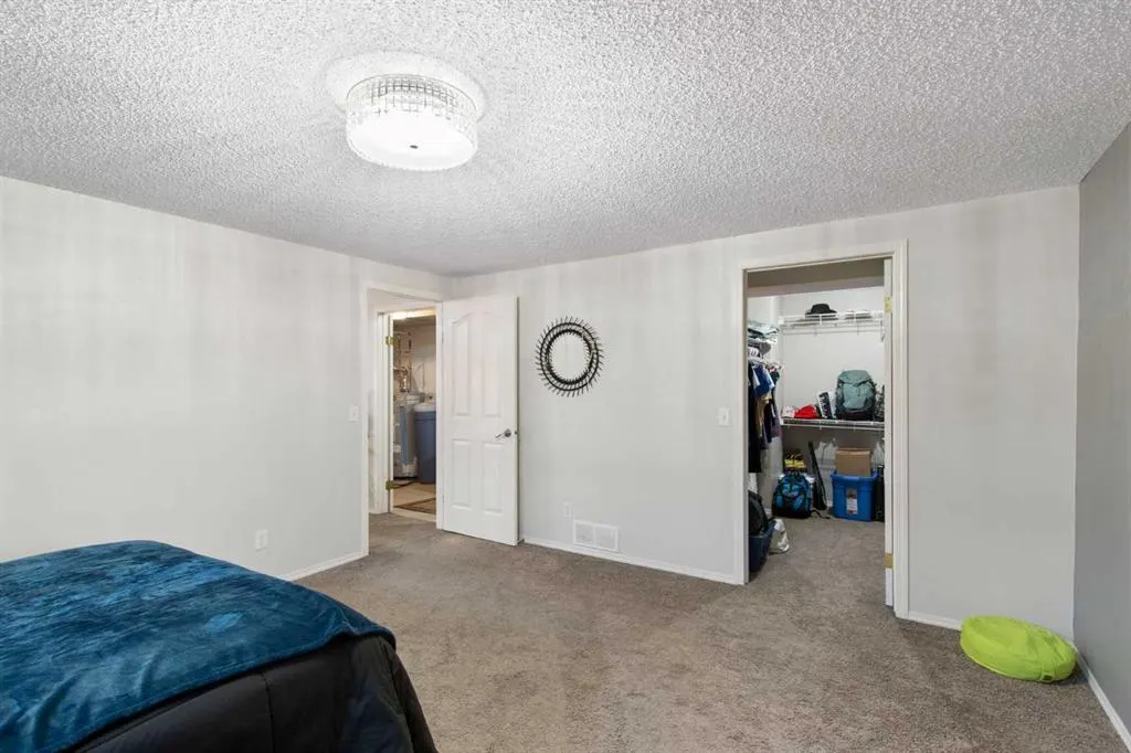 206 Mt Aberdeen Manor SE
