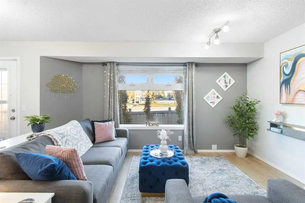 206 Mt Aberdeen Manor SE