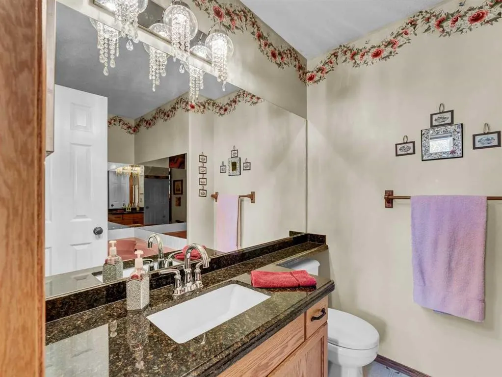 833 1 Street Close W