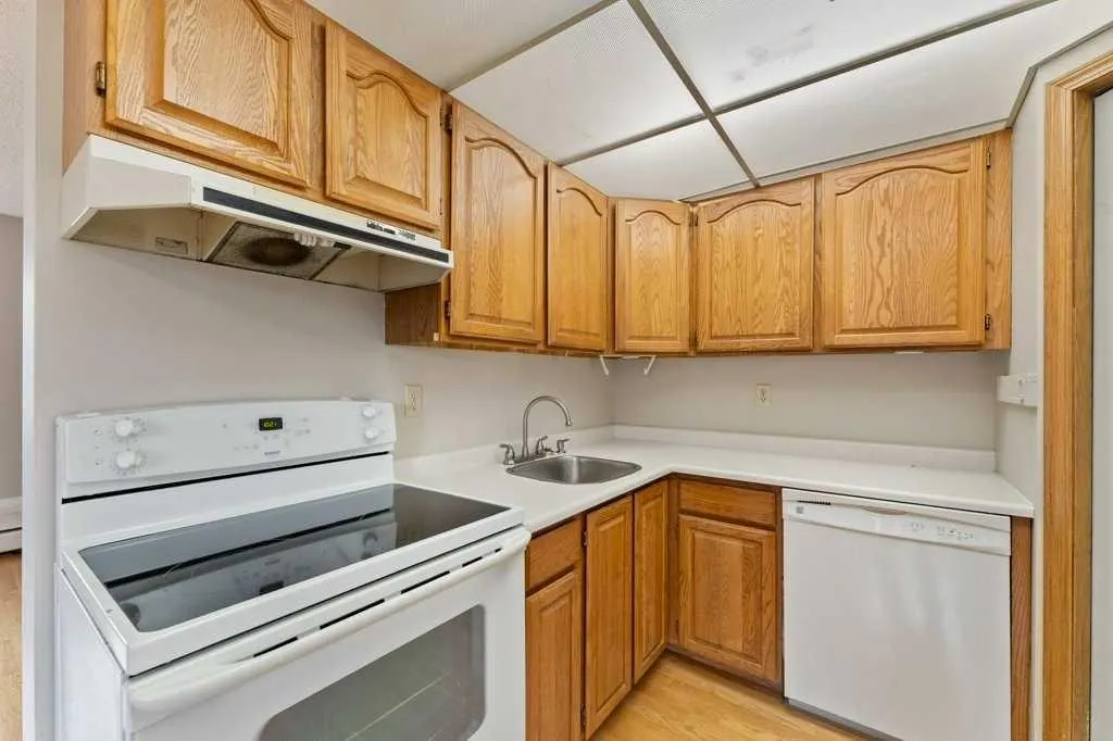 3809 45 Street SW, #141