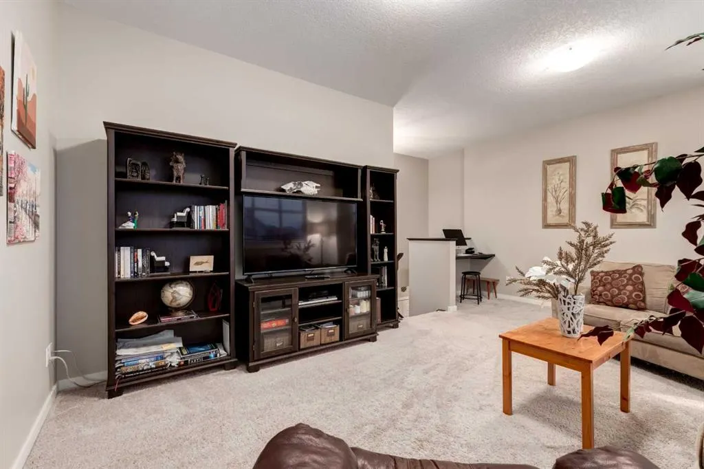 643 Evanston Drive NW