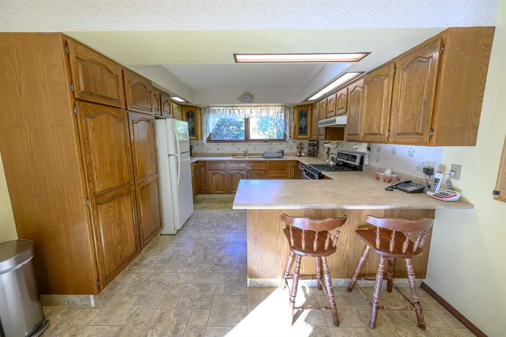 770050 HWY 733