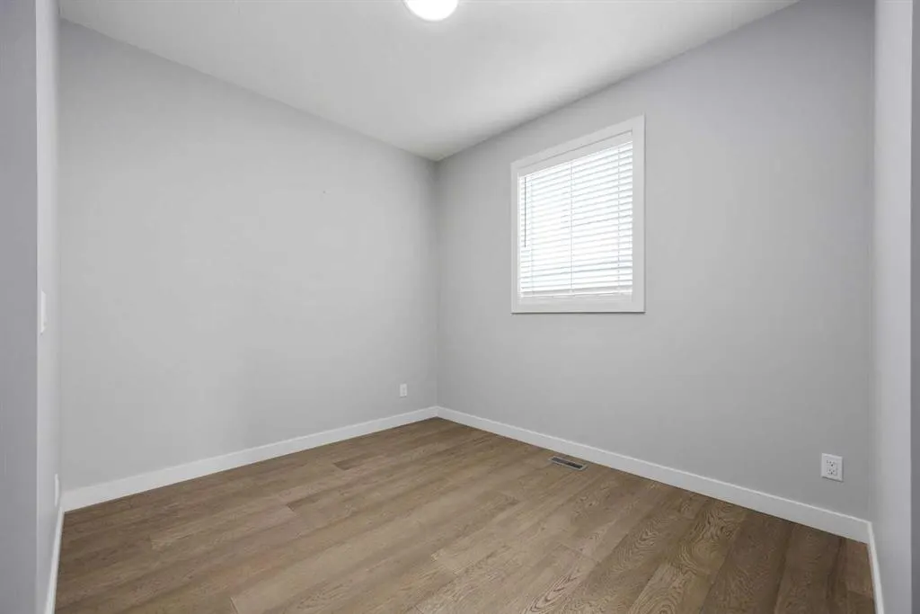 97 Amblehurst Gardens NW