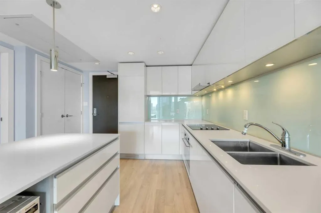 1122 3 Street SE, #2208