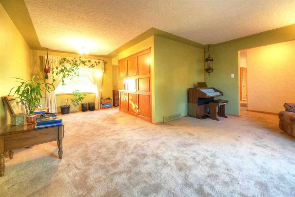 71 Rosery Drive NW