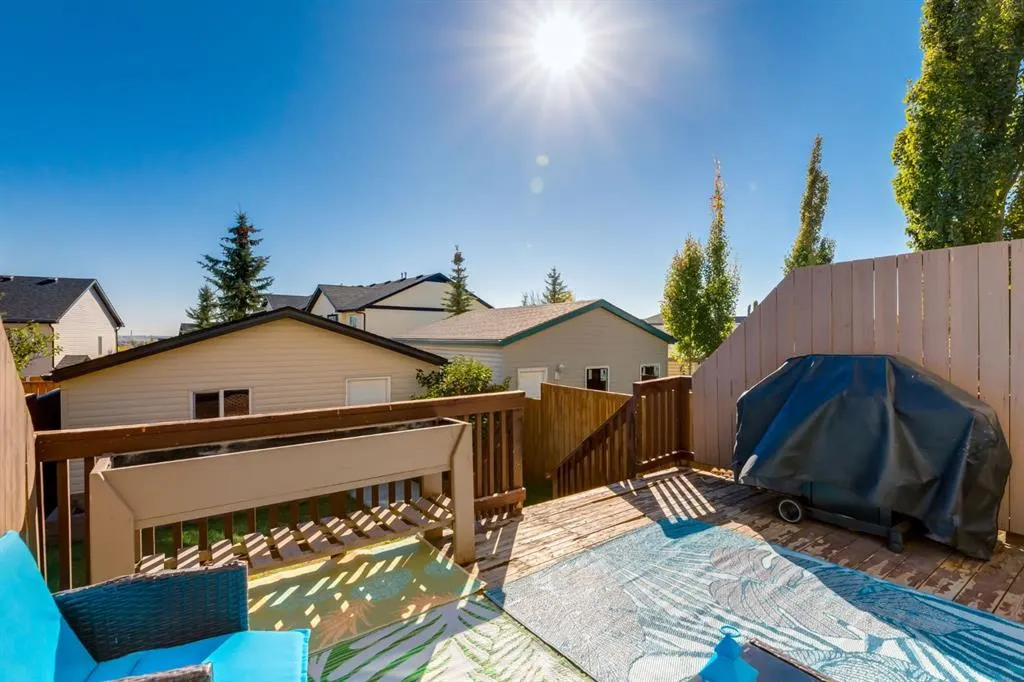 15 Covemeadow Close NE