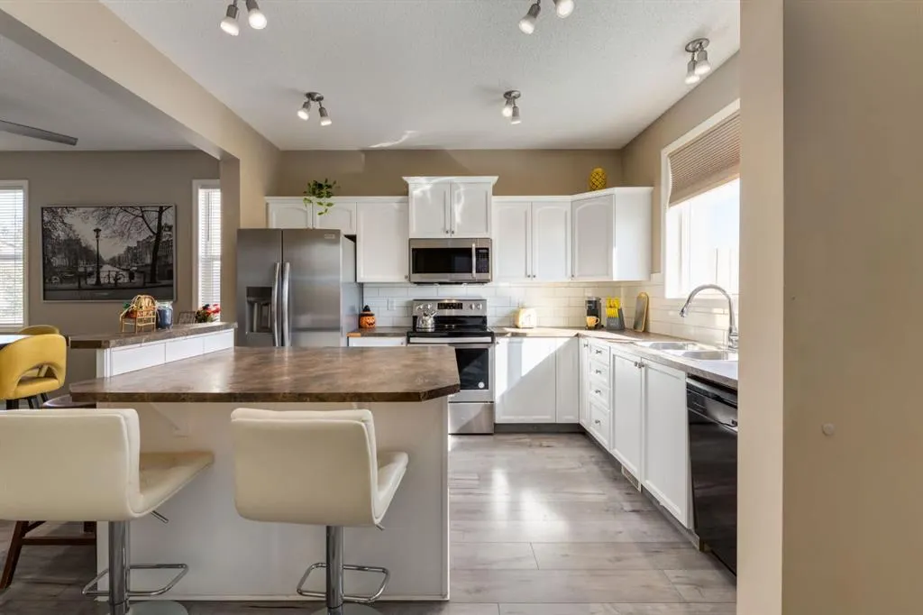15 Covemeadow Close NE