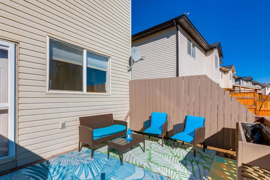 15 Covemeadow Close NE