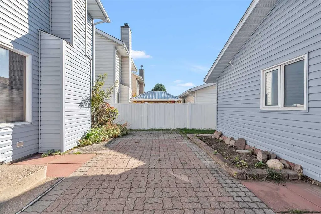 247 Millbank Drive SW