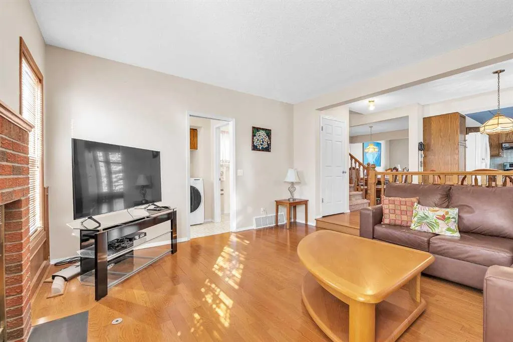247 Millbank Drive SW