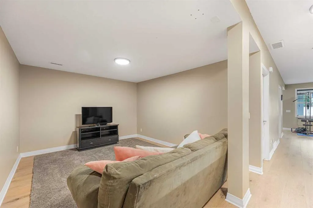 79 Ridge View Close