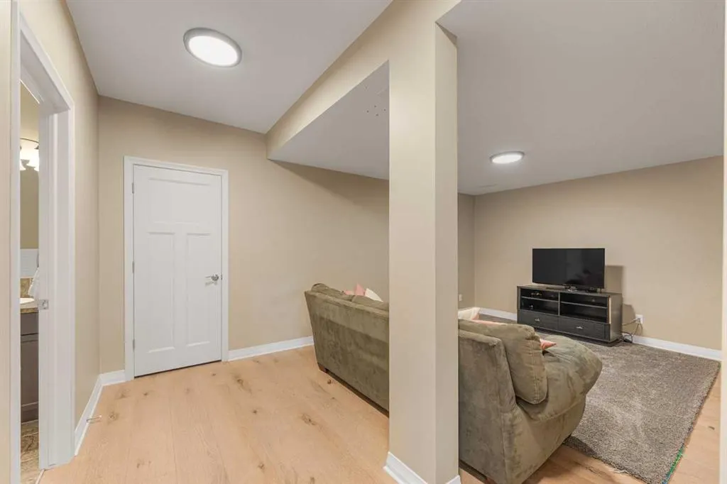 79 Ridge View Close