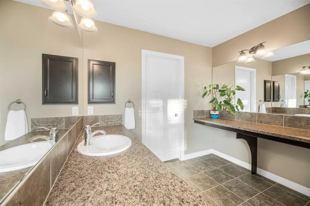 79 Ridge View Close