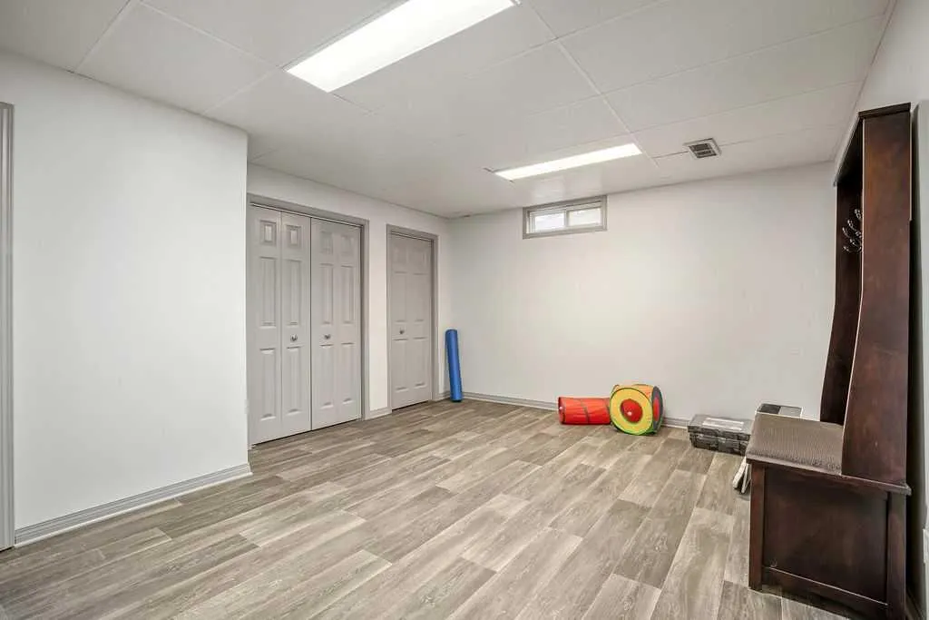 51 Hunters Crescent