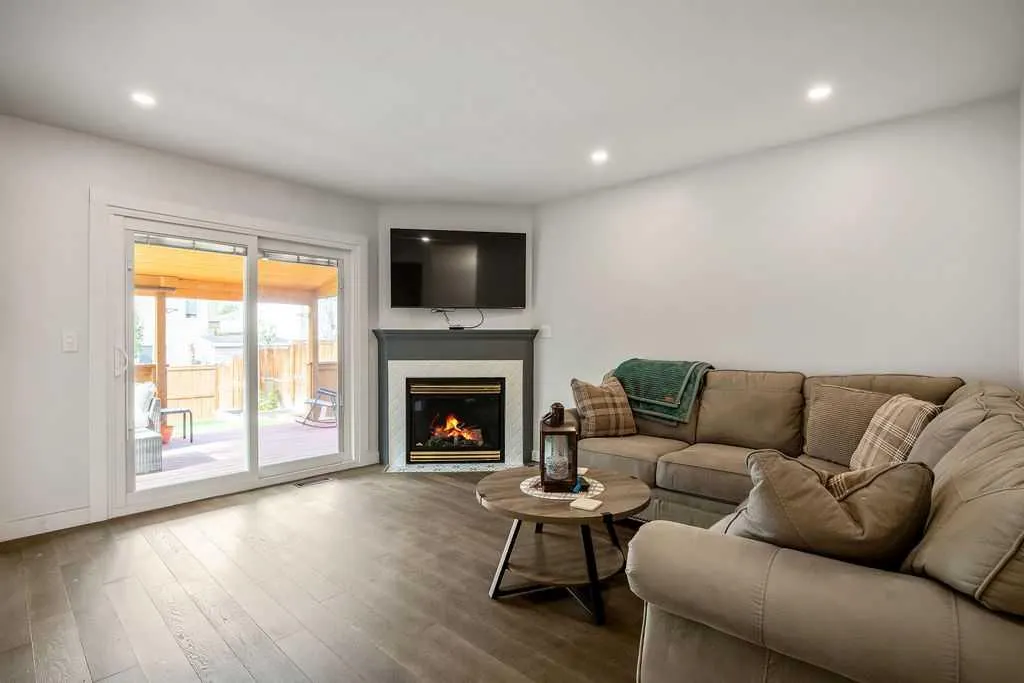 51 Hunters Crescent