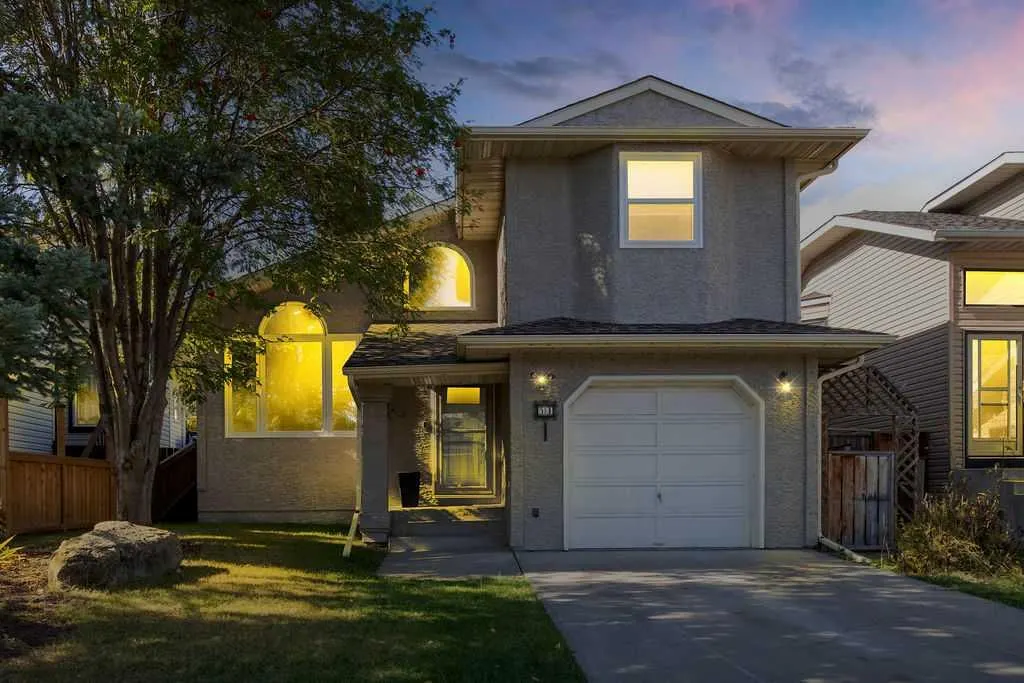 51 Hunters Crescent