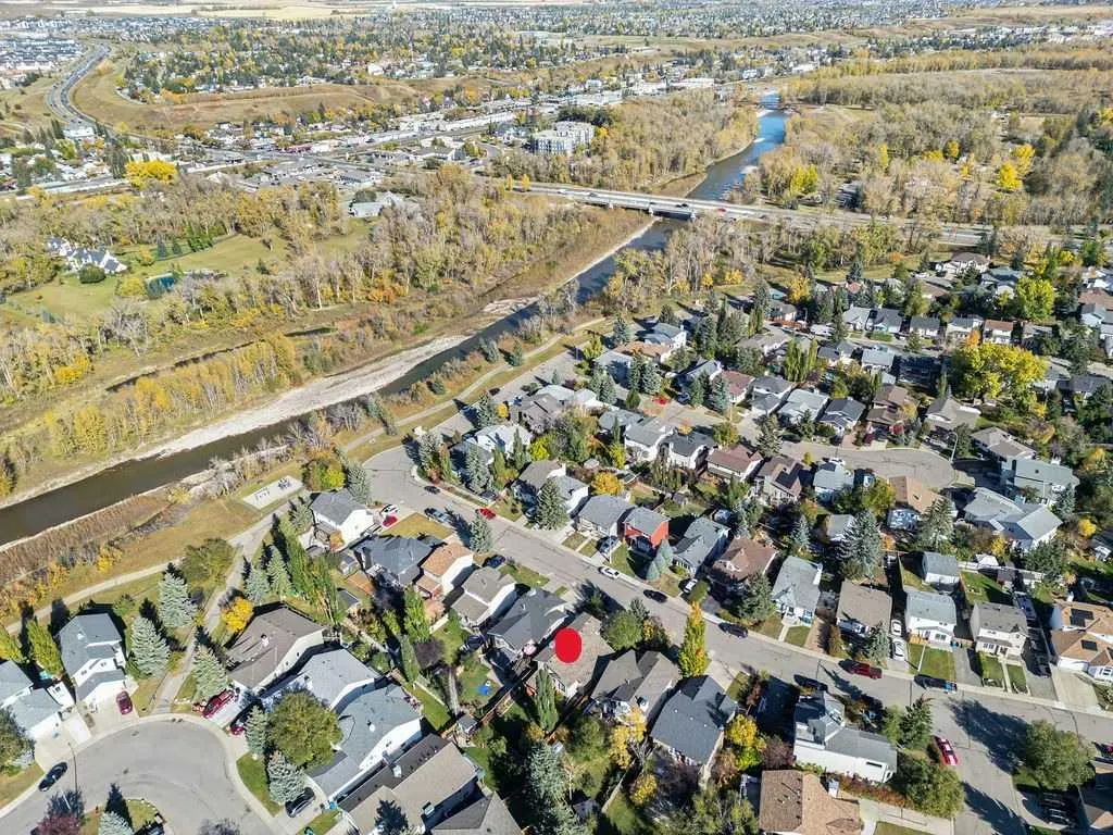 51 Hunters Crescent