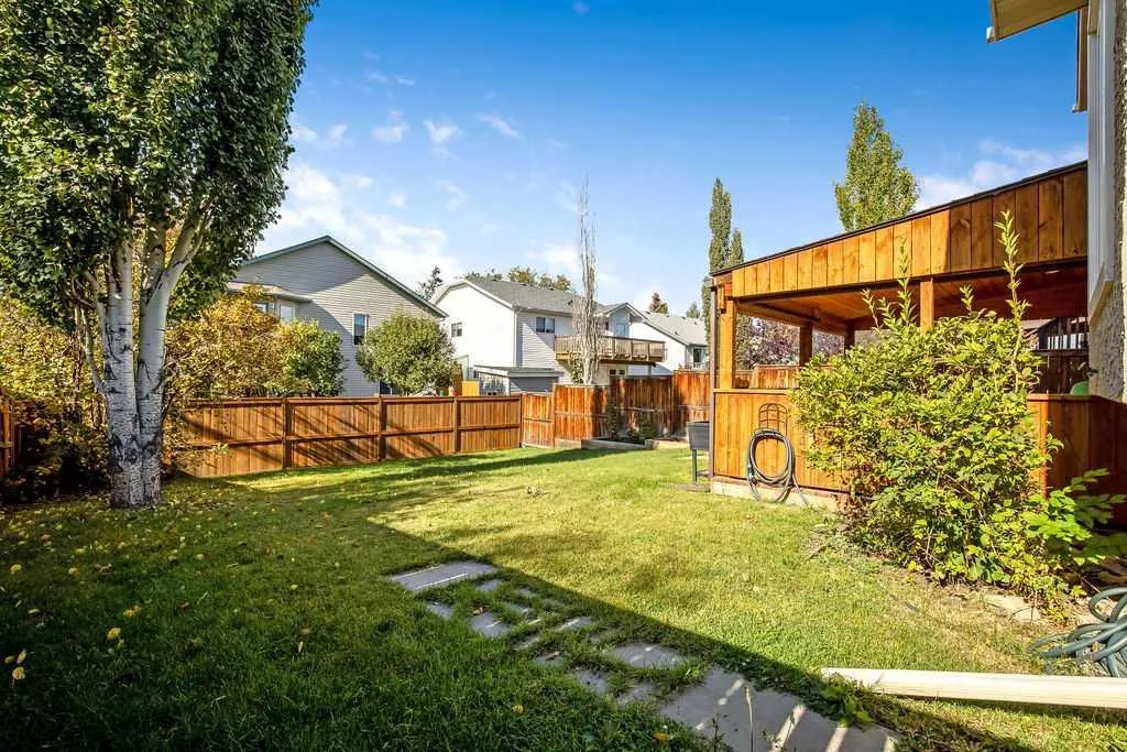 51 Hunters Crescent