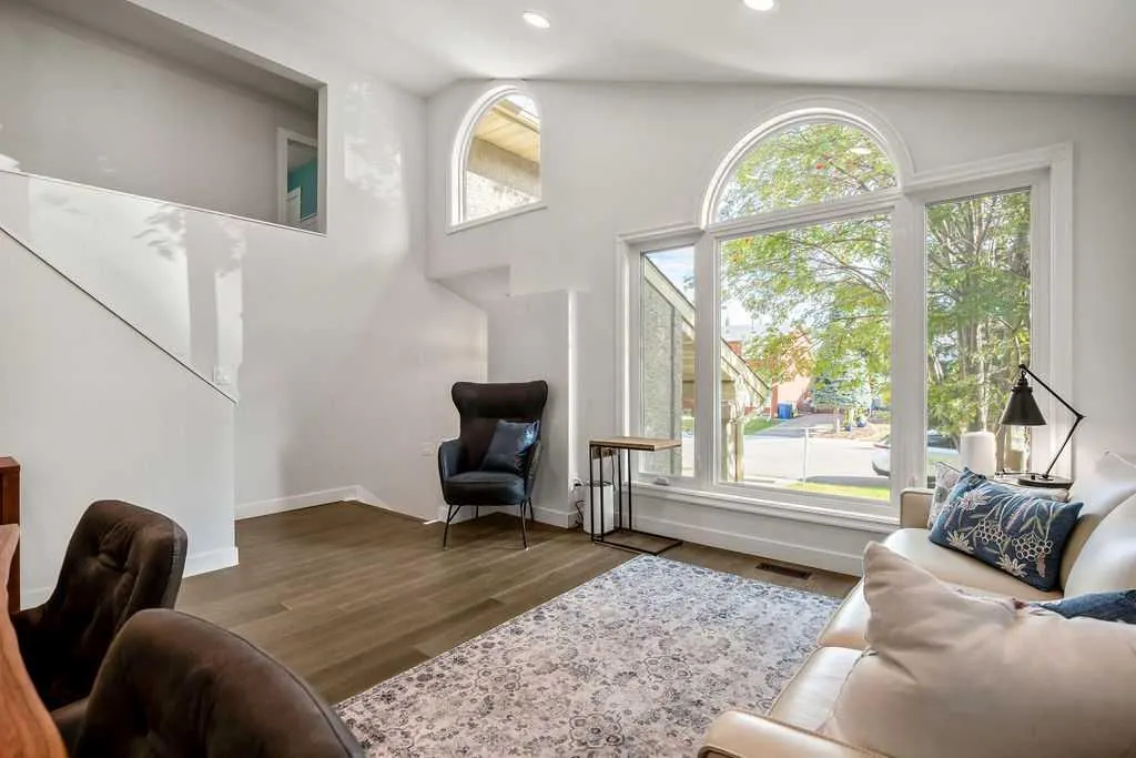 51 Hunters Crescent