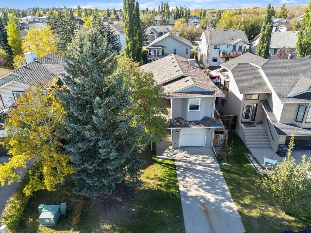 51 Hunters Crescent