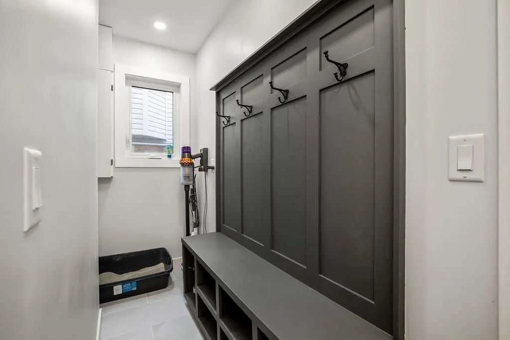 51 Hunters Crescent