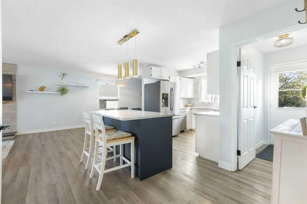 27 Deercrest Close SE