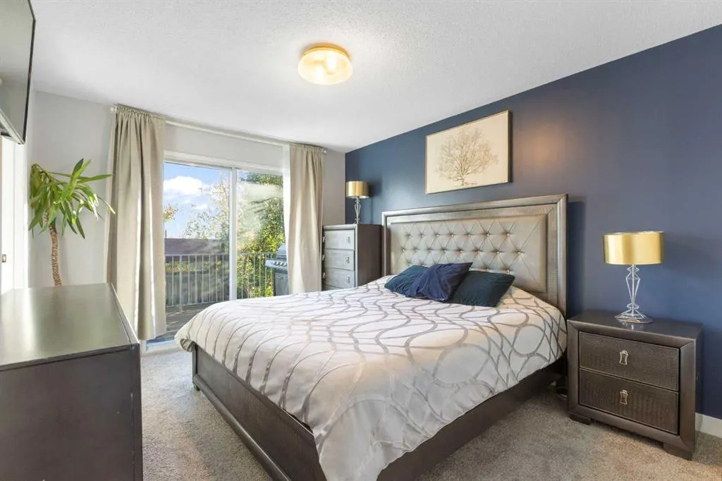 27 Deercrest Close SE