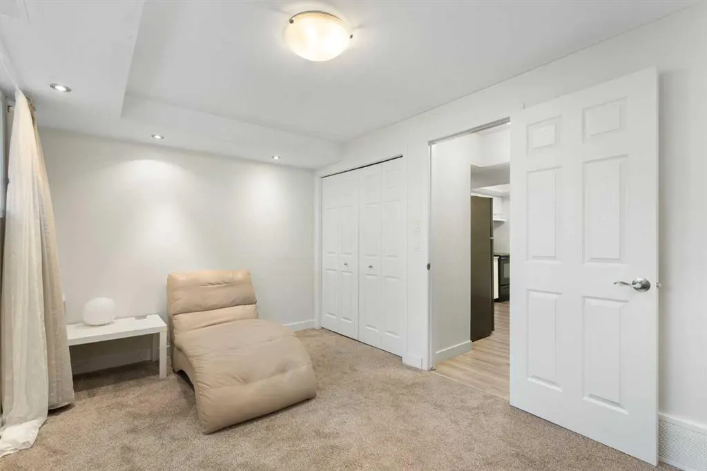 27 Deercrest Close SE