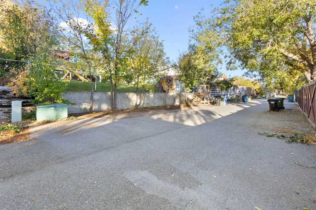 27 Deercrest Close SE