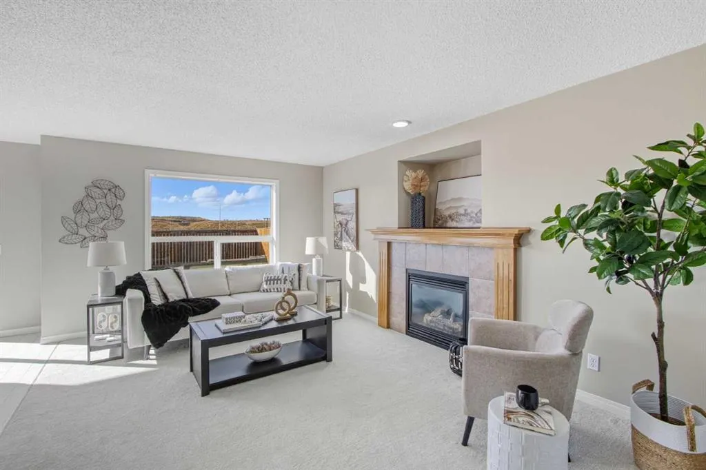 92 Everglen Way SW
