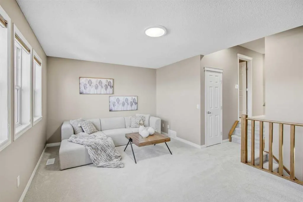 92 Everglen Way SW