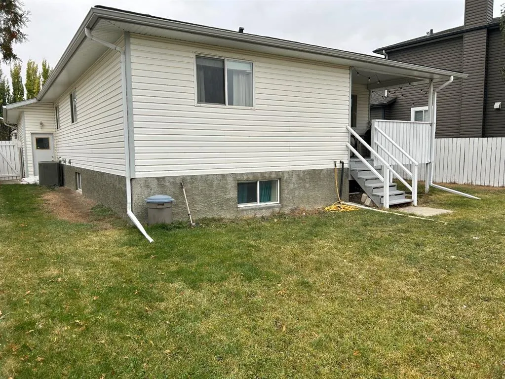 192 Mt Rundle Road W