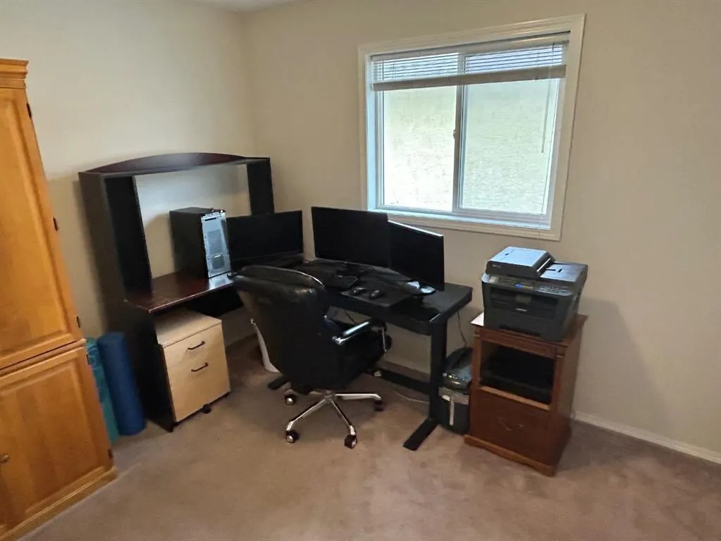 192 Mt Rundle Road W