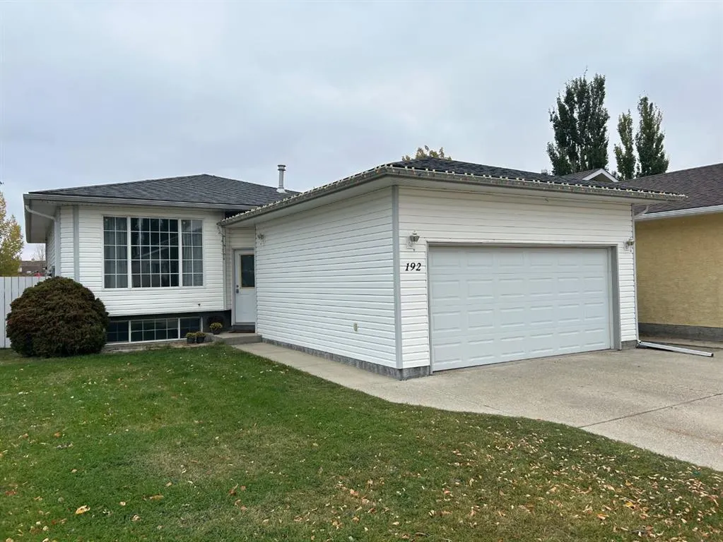 192 Mt Rundle Road W