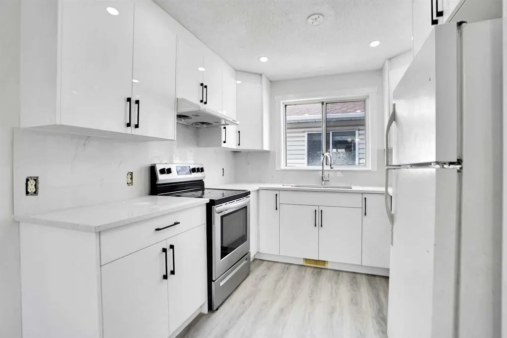 6032 Martingrove Road