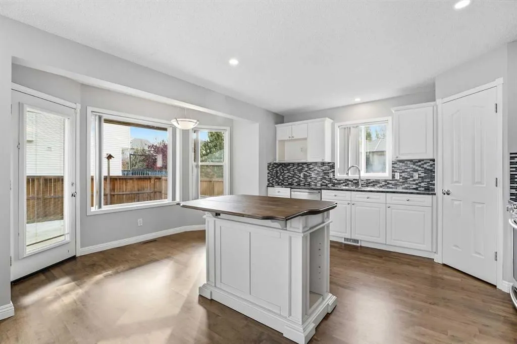 101 Douglas Glen Point SE