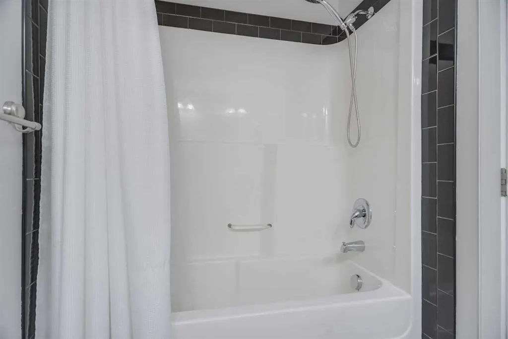 11811 Lake Fraser Drive SE, #6402