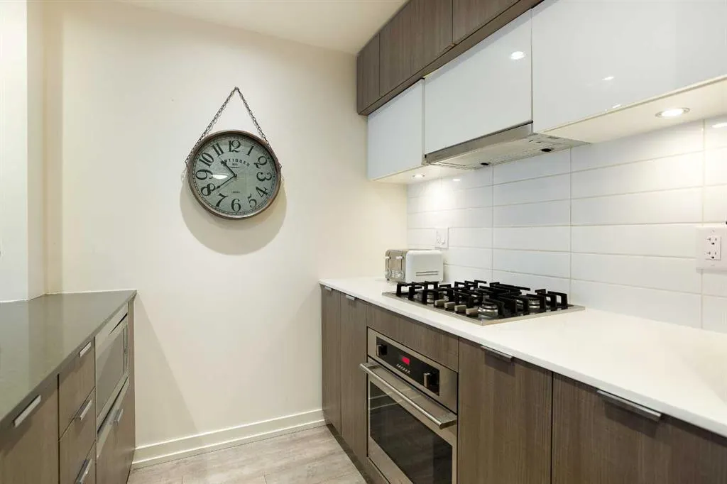 51 Waterfront Mews SW, #205