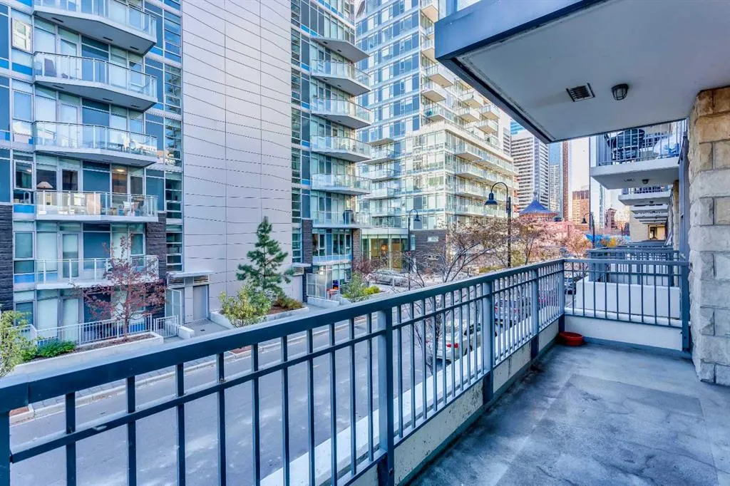 51 Waterfront Mews SW, #205