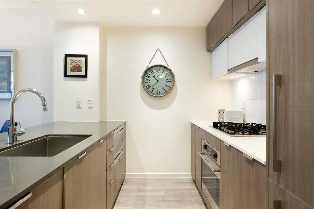 51 Waterfront Mews SW, #205