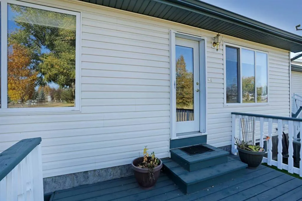 13 Fairview Park Lane W