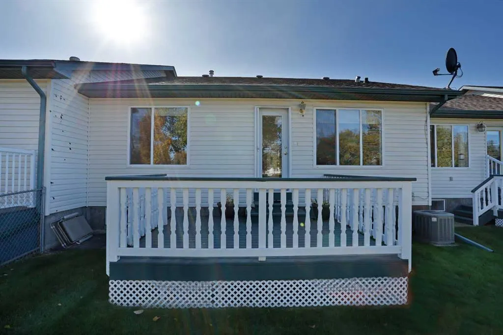 13 Fairview Park Lane W