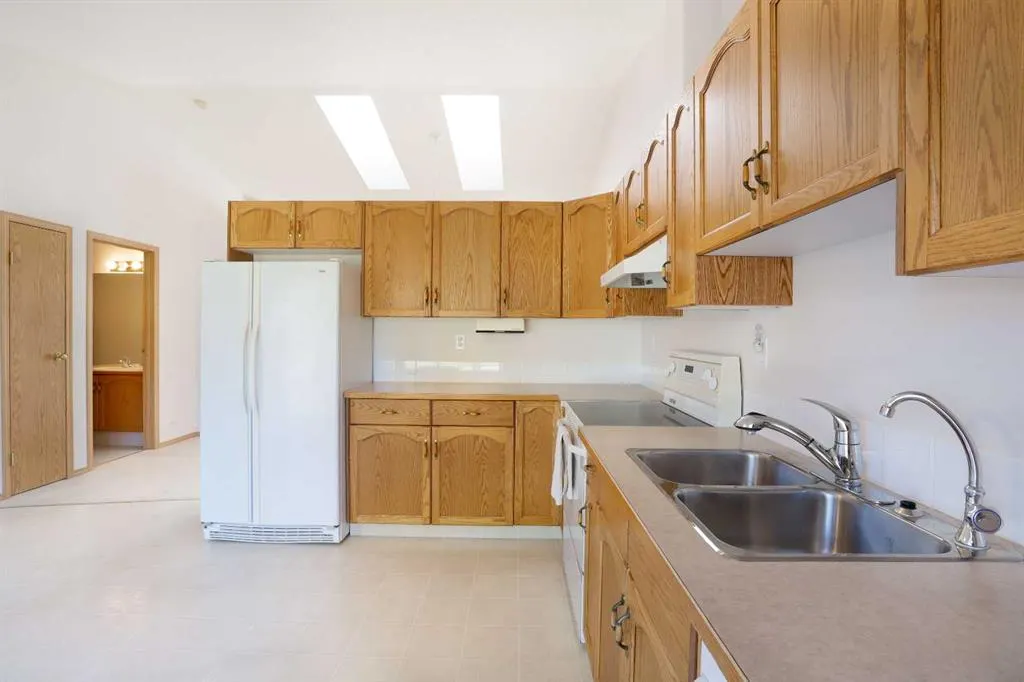 13 Fairview Park Lane W