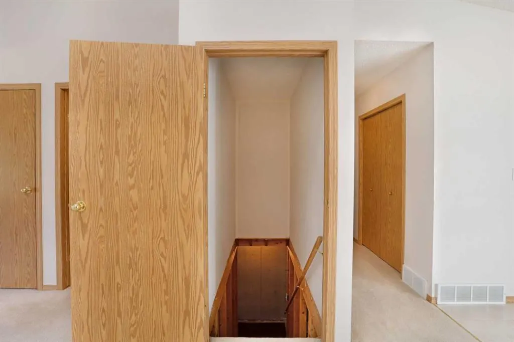 13 Fairview Park Lane W