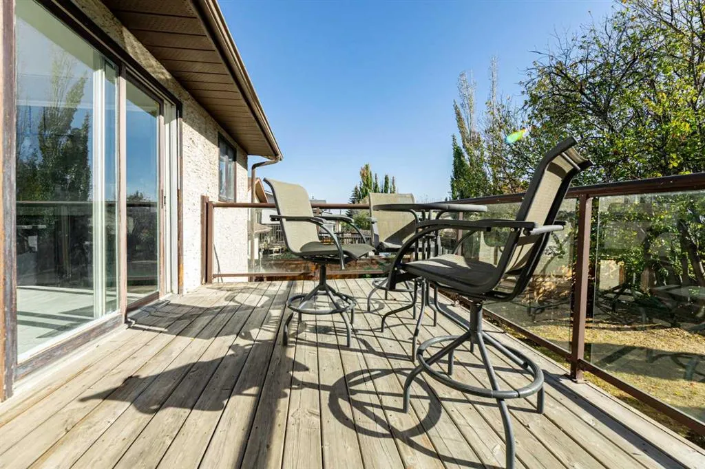 32 Huget Crescent