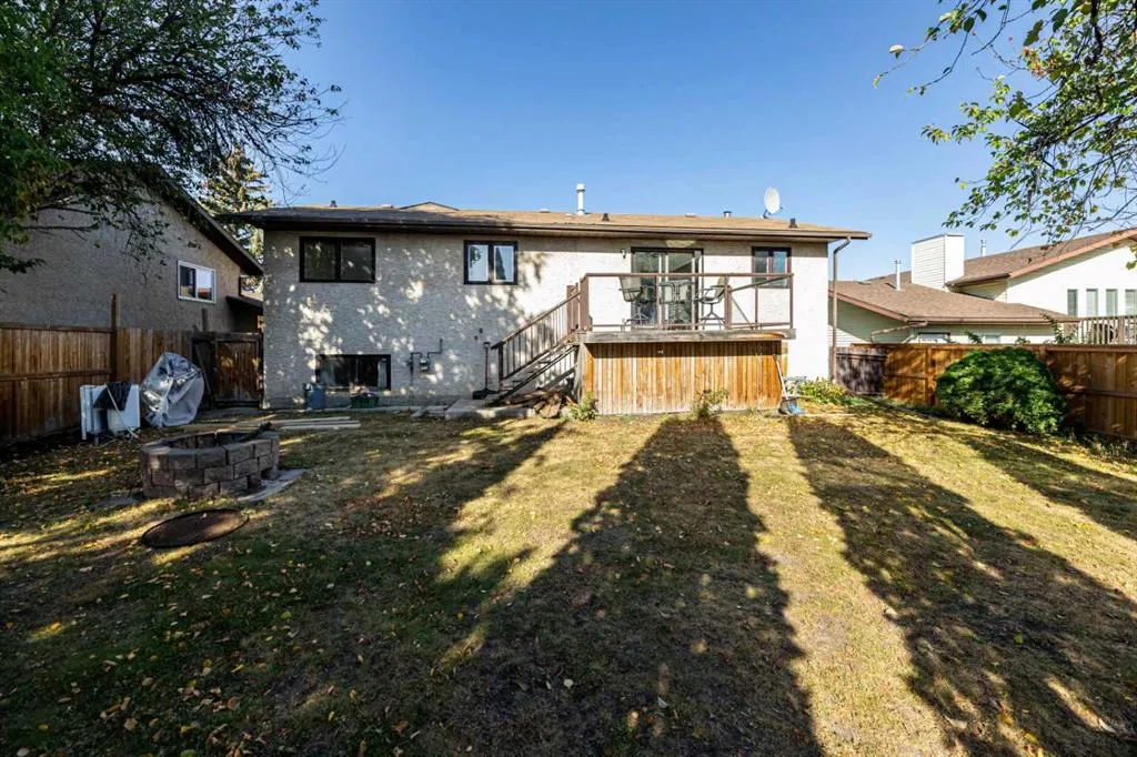 32 Huget Crescent