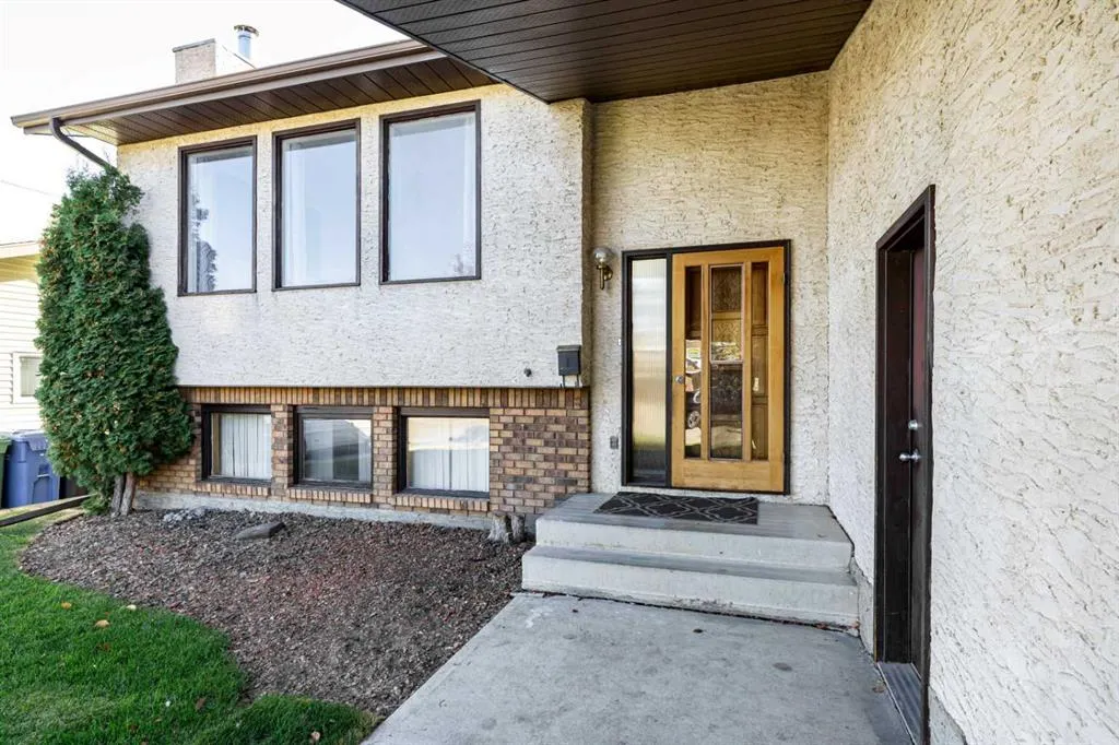 32 Huget Crescent
