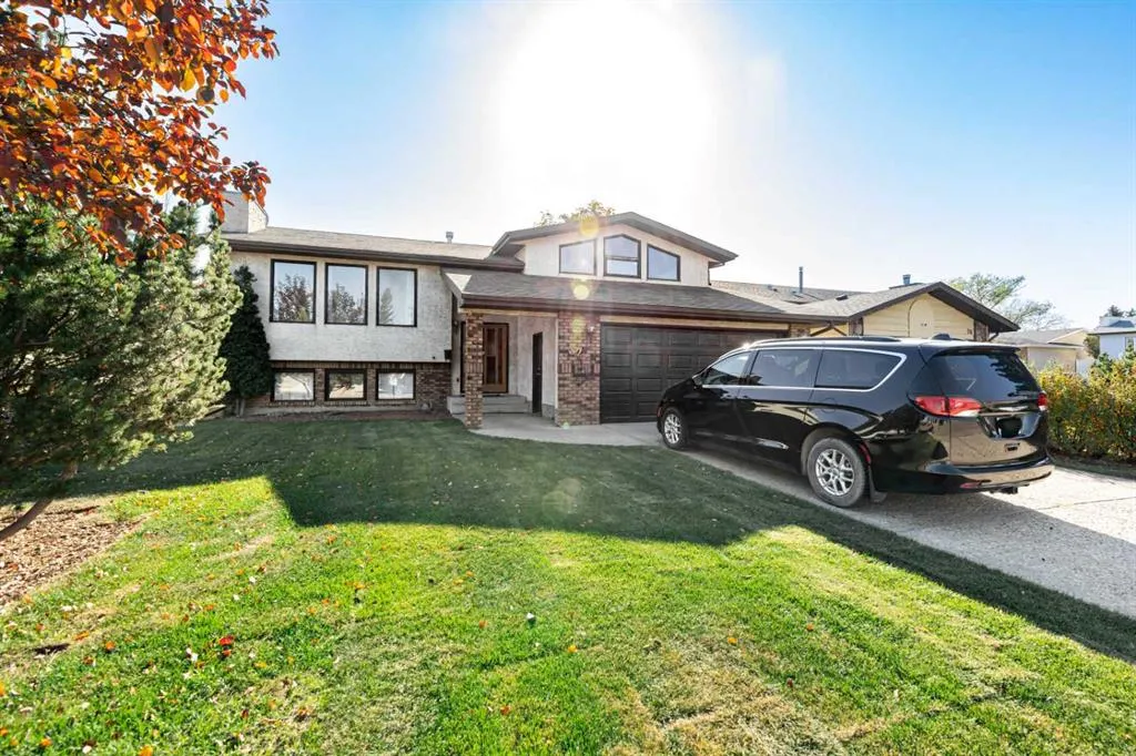 32 Huget Crescent