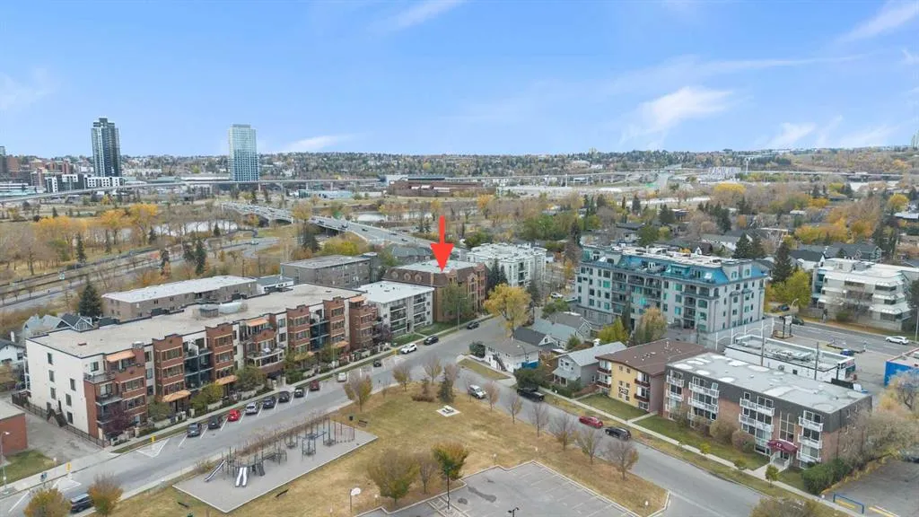 1407 Kensington Close NW, #102
